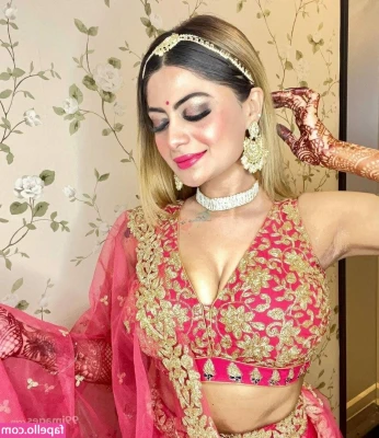 Suhaani Laskar [ suhaani-laskar ] - This pussy needs to be pounded today 😩💘