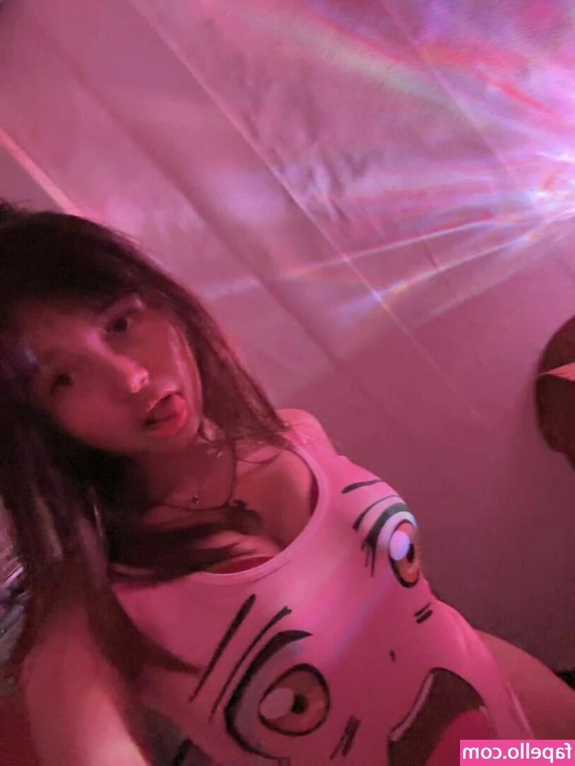 Riska Saputri [ riska-saputri ] - Nothing says "spank me, i ve been bad" like a sheer shirt and an ass