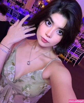 Lynda Parra [ lynda-parra ] - Feeling cute!