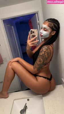 Tamimi_babyy [ tamimi-babyy ] - Good morning boys! Who is already up? 🤭🤭