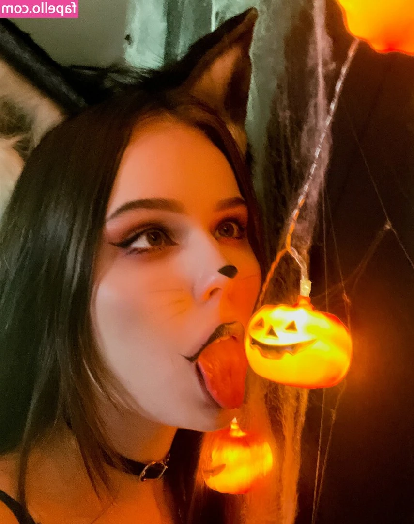 E_katn [ e-katn ] - I love that I can post this here 😘💋