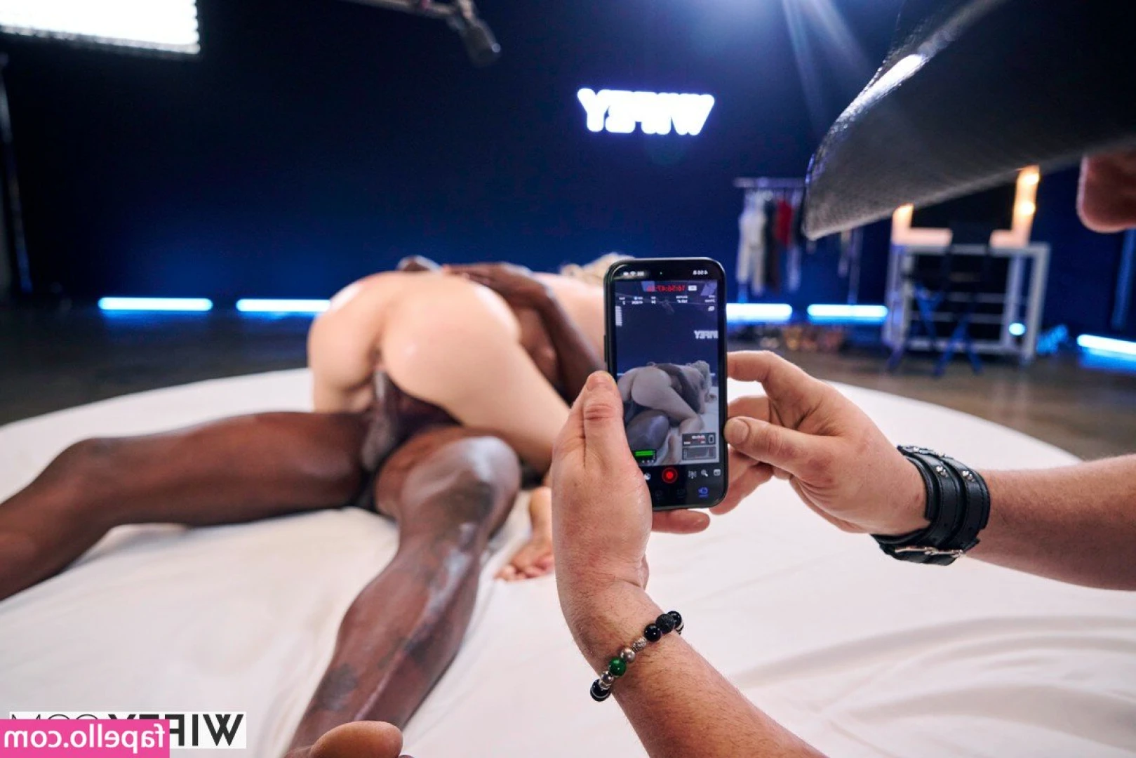 Carina Blair [ carina-blair ] - Hoy sorpresita para mis vips!!🍆🍆.....tenía un hambre después