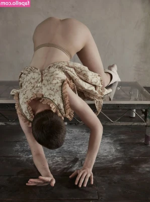 Lera Abova [ lera-abova ] - Swipe your nose like a credit card ;)