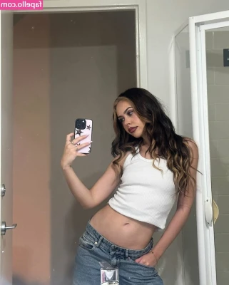 Mikaila Delgado [ mikaila-delgado-2 ] - Playing dress up for my naughty job online. Don't I make a hot boss?