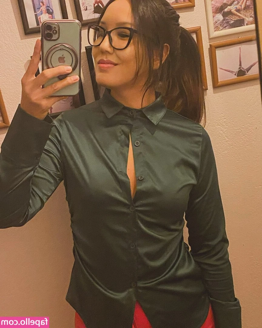 renathashen - This one goes out to all the hotel😤hotness that has been, that is