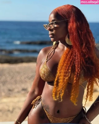 Mary J. Blige [ mary-j-blige ] - All soaped up 🧼
