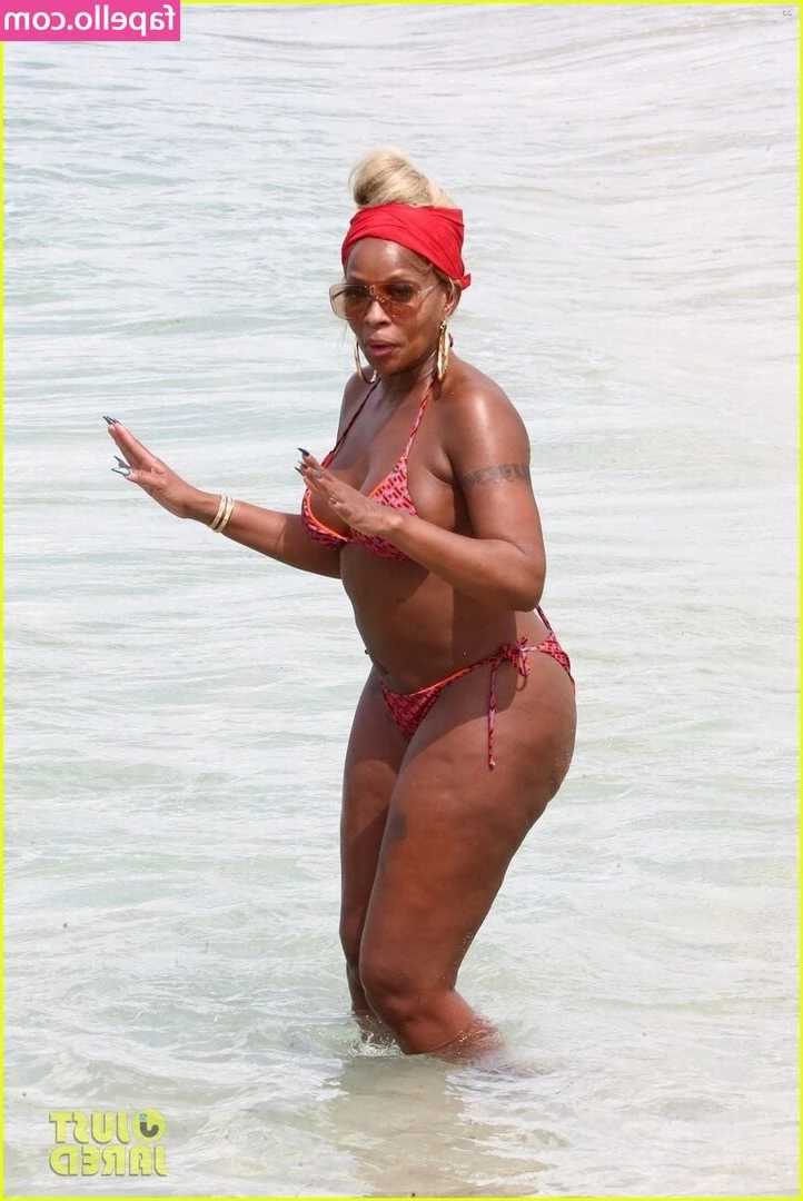 Mary J. Blige [ mary-j-blige ] - do u like the view?