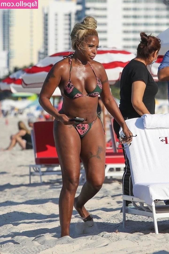Mary J. Blige [ mary-j-blige ] - Btw here is the Trailer for the video in your dm  If you wonder about
