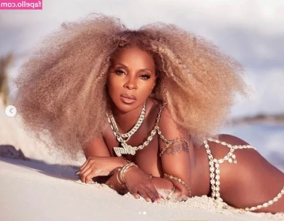 Mary J. Blige [ mary-j-blige ] - Erica was just about to walk into her house after achool but noticed