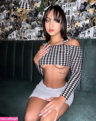 Ashley Mariel Sanchez [ ashley-mariel-sanchez ] - New video! ^ ^ Watch my feeties while I cum ok? 😘