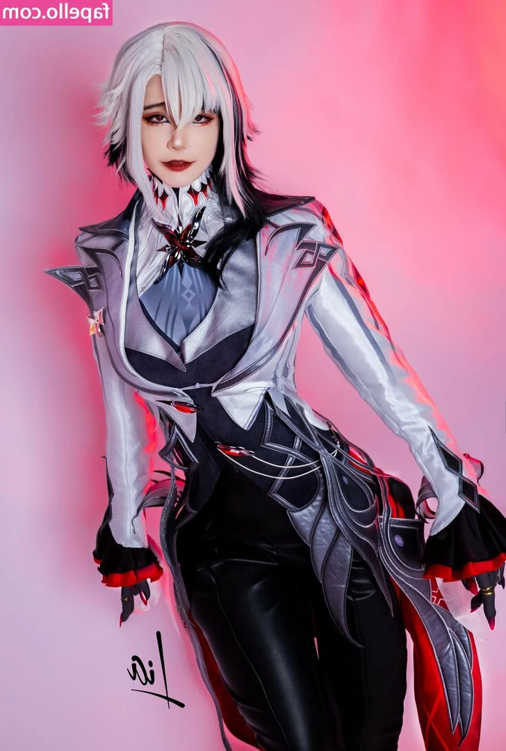 Lynnie Lia [ lynnie-lia ] - Someone s been a bad bad girl   Tip for the full shoot
