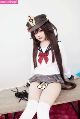 Lynnie Lia [ lynnie-lia ] - Merry Christmas all you randy fuckers   I hope santa is still gona