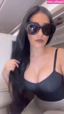 Simaria - up close and personal