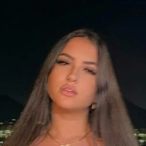 Larissa Flor