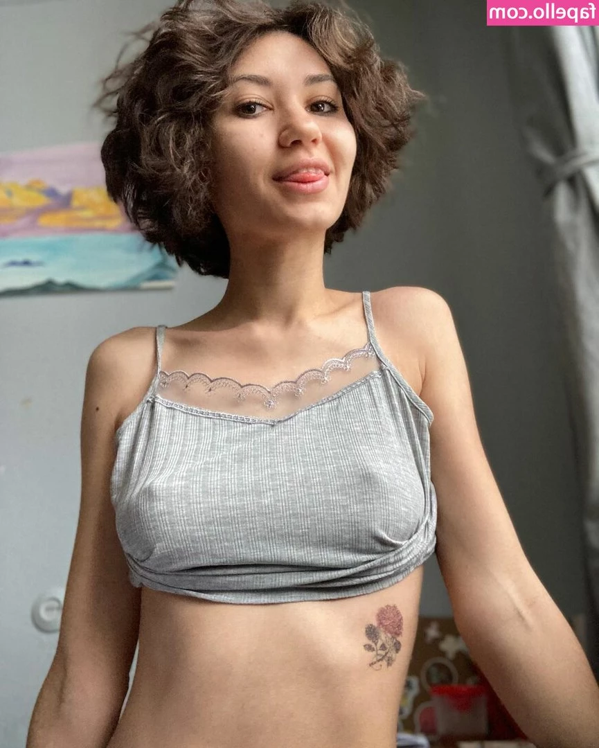 Adorable_dina [ adorable-dina ] - In desperate need of a foot rub