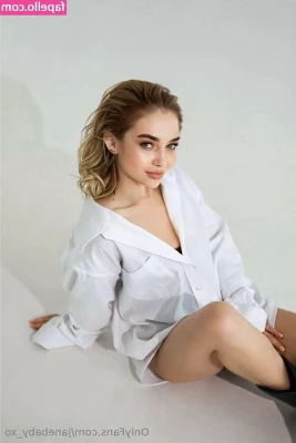 janebaby.xo [ janebaby-xo ] - If you are going to fuck you must know this  I like to be hold tight