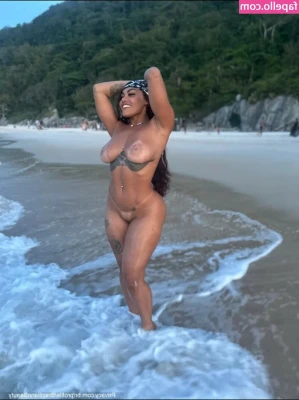 Brazilianbeautye - Would you cho.ke me a little as I start to cum? 😏💦🤤🔥🖤