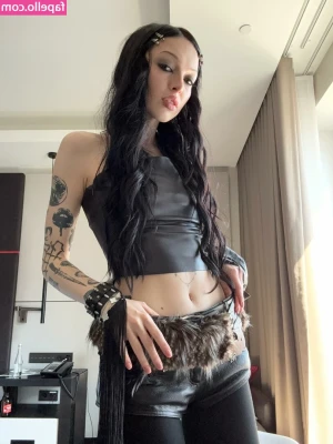 by_owl [ by-owl ] - Who would like to fuck me in these socks 💗