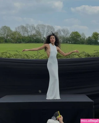 Olivia Dean [ olivia-dean ] - This video available! Sending in our chat today 😘  Topless titty
