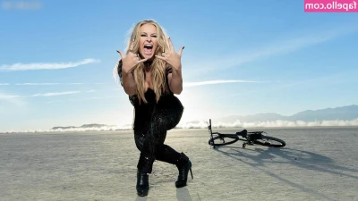 Anastacia [ anastacia-1 ] - Come help massage me!😏💦