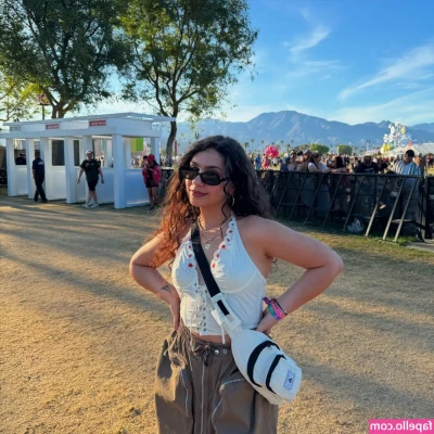 Alessia Cara [ alessia-cara ] - I know that you want to start your morning with me 🤭😏
