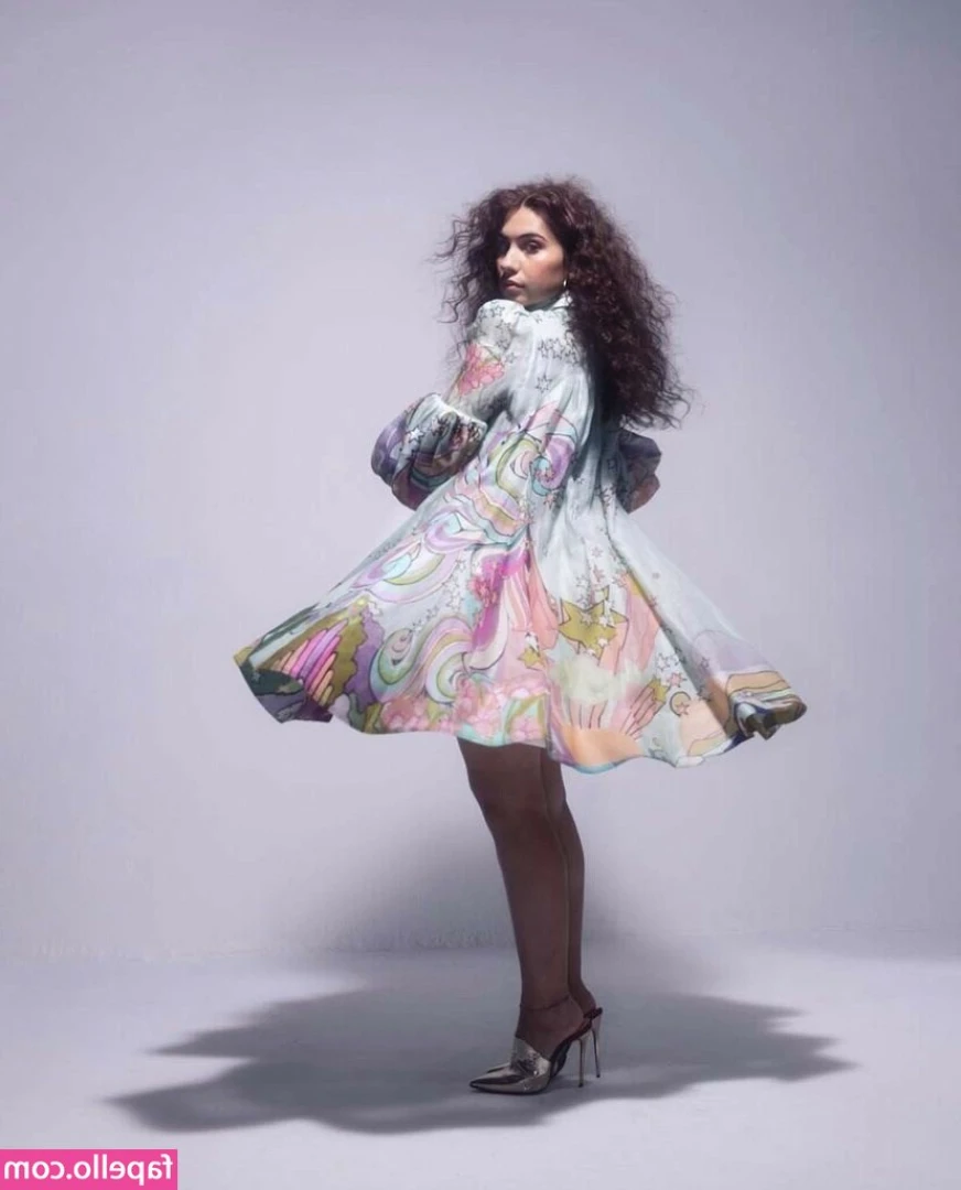 Alessia Cara [ alessia-cara ] - am i ur usual type? 😋