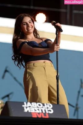 Alessia Cara [ alessia-cara ] - In and out of my blazer dress #1