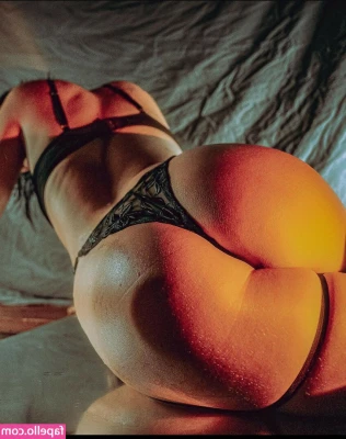 Bugortheletter - Open wide!  Then say thank you! 🌬️🍃💨