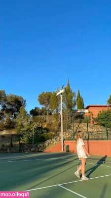 sofia_ash [ sofia-ash ] - How’s it hanging?? 🍆