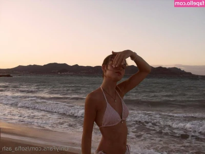 sofia_ash [ sofia-ash ] - Your Daily "Cum to THIS!" Video. 🤓 Dirty Pervert.. something about