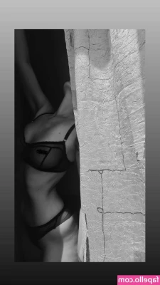 Olexandra Veklenko [ olexandra-veklenko ] - @greenteafantasy Do you think 🤔🧐 we have sexxy ass  Right ? 👍