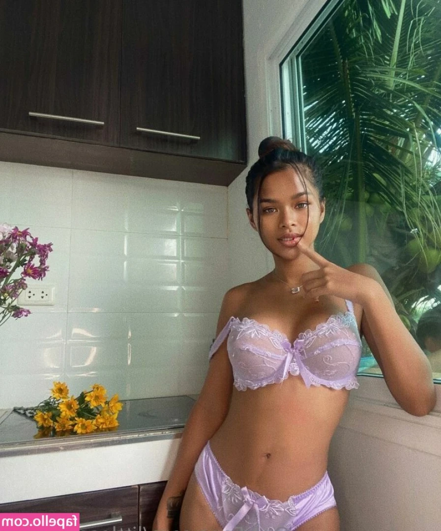 littlesassha_xx [ littlesassha-xx-1 ] - Oops my towel dropped 🤭