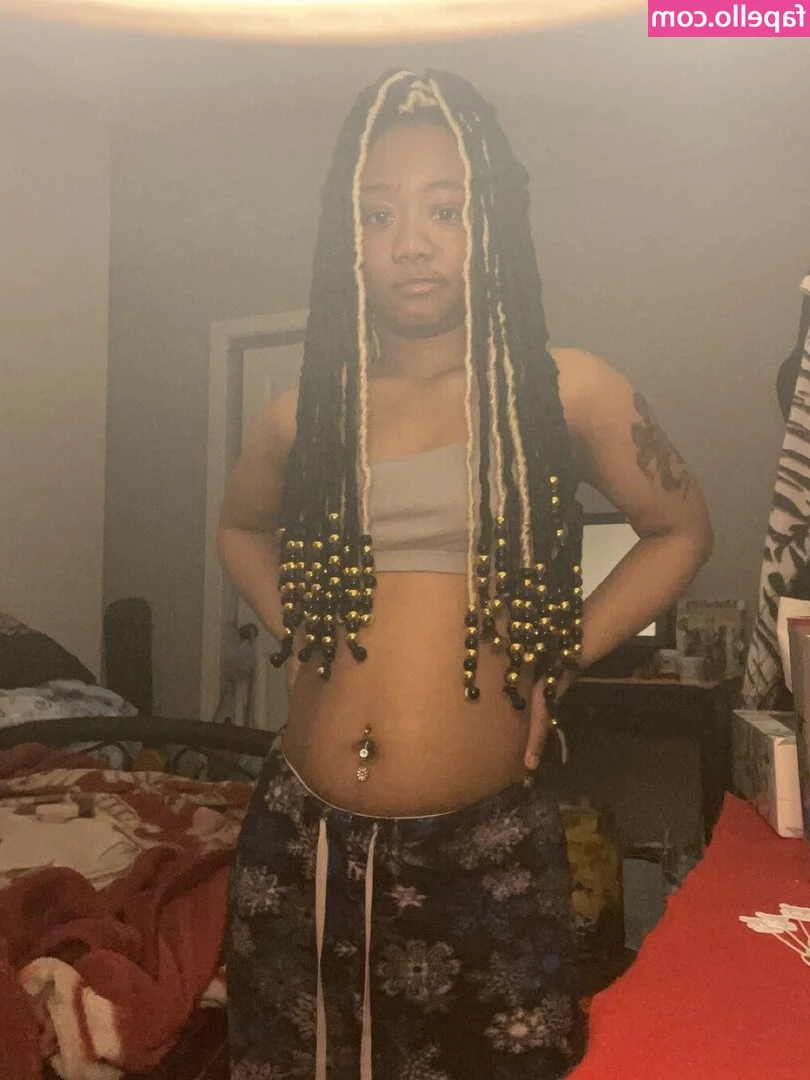 Meiyisi Ballesteros [ meiyisi-ballesteros ] - Going live soon on my VIP page! Come hang out with meeeeee!
