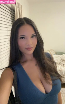 Emme Alcalde [ emme-alcalde ] - I’m in full bloom tonight 🌸 📥
