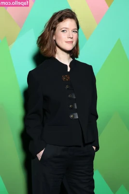 Rose Leslie [ rose-leslie ] - Crawling to you baby 😋