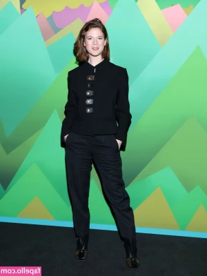 Rose Leslie [ rose-leslie ] - Fishing for pussy 😂😂
