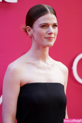 Rose Leslie [ rose-leslie ] - I hope you like flowers as much as I do