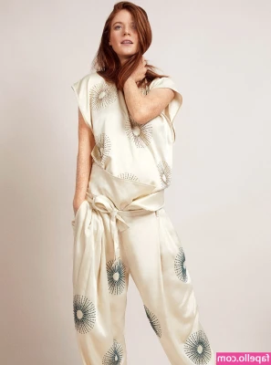 Rose Leslie [ rose-leslie ] - Ma nouvelle chambre de show et surprise