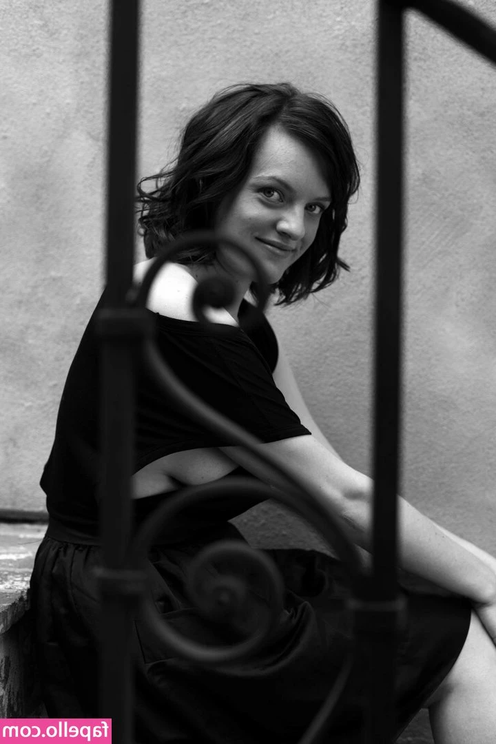 Elisabeth Moss [ elisabeth-moss ] - Feel me up and down💋