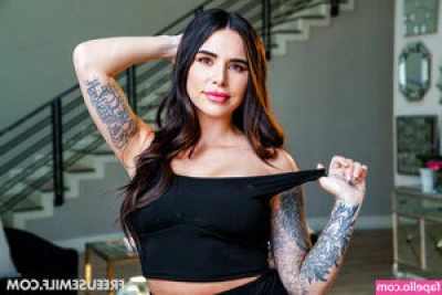 Suttin [ suttin-3 ] - Like this view? Mabye you should give me massage on my 45s feet😈