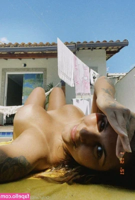 Julia Bhering [ julia-bhering ] - In case you were wondering what was under my dress today…well, here