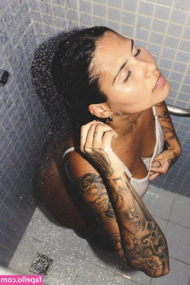 Julia Bhering [ julia-bhering ] - Be sure to keep Rebill on for Tomorrow's free exclusive video!!