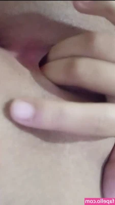 Gracyenny_ [ gracyenny ] - Would u hold my hand while we went shopping?