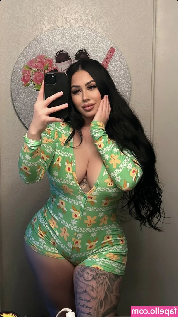 Celina.b6 [ celina-b6 ] - spreading my legs for you....🐱