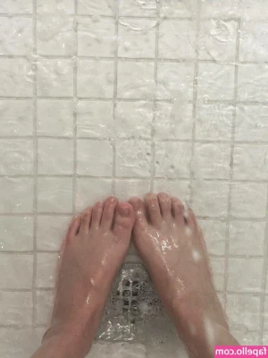 Dabinohh - playing with my anaconda and behind a girl spying on me