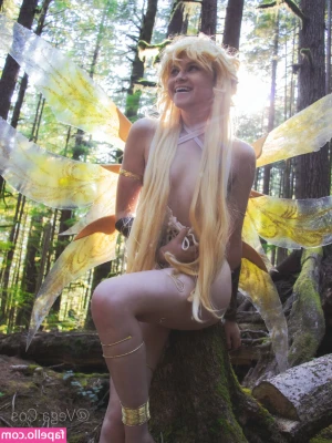 vega.cos [ vega-cos ] - message me a fire emoji if you want to get kinky with me ....