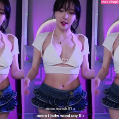 yoon_froggy [ yoon-froggy ] - I'm feeling cozy right now. How about you guys? 🥰
