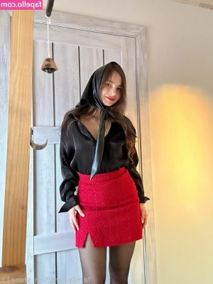 Sunshine13_ [ sunshine13 ] - Can you cum make me hard ???