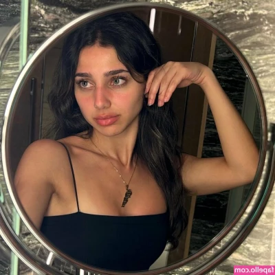 karimaa_r [ karimaa-r-2 ] - Yes I’m sat on the toilet, but I bet you weren’t even looking at