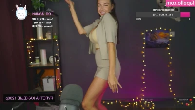 Top Baby ASMR [ top-baby-asmr ] - I can't decide if i love feet or ass more!! Can you help me?